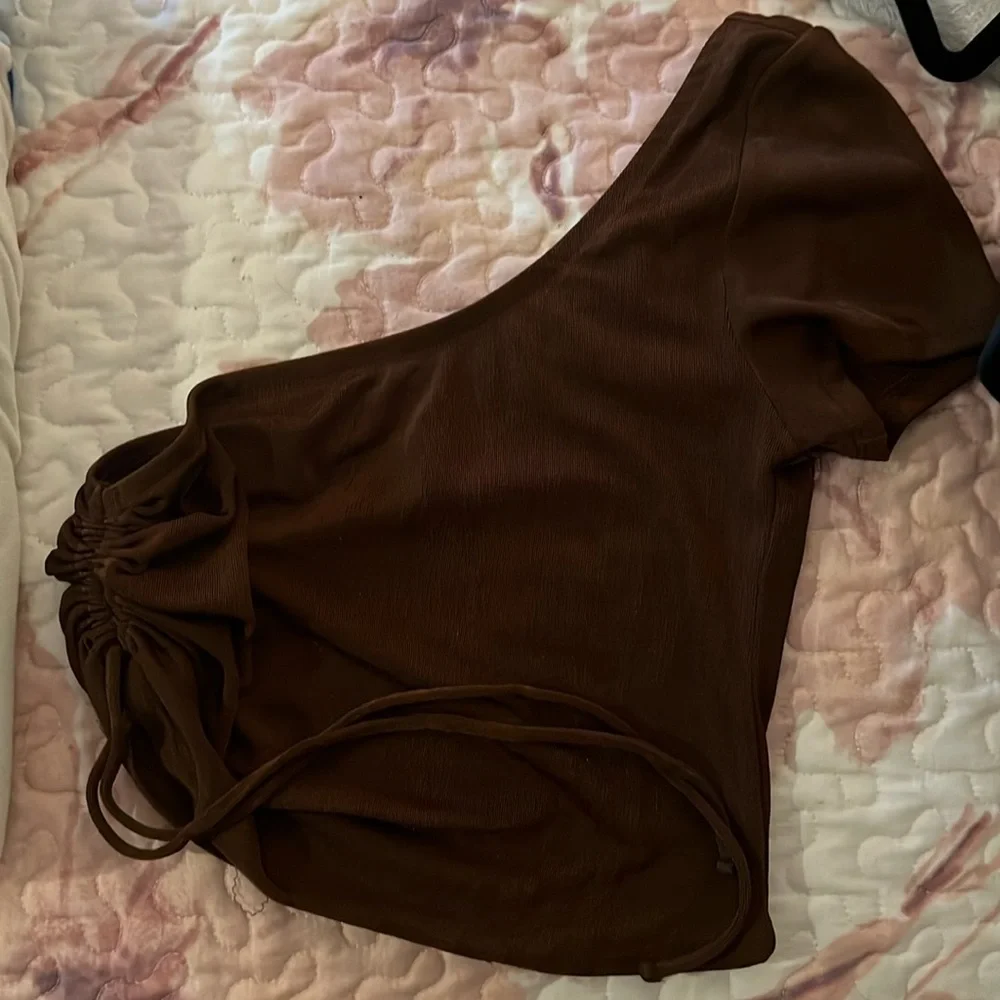 Divided/h&m crop top with scrunchie ties on the side, only worn once - Picture 1 of 1